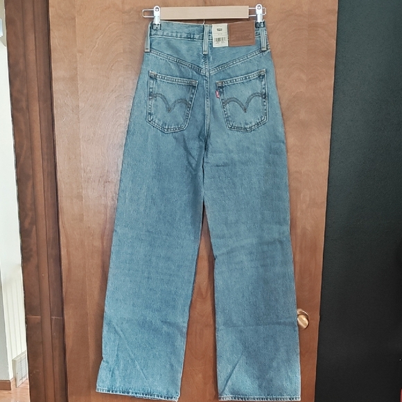 Levi's Women's Straight Leg Jeans in Light Blue - Picture 3 of 5